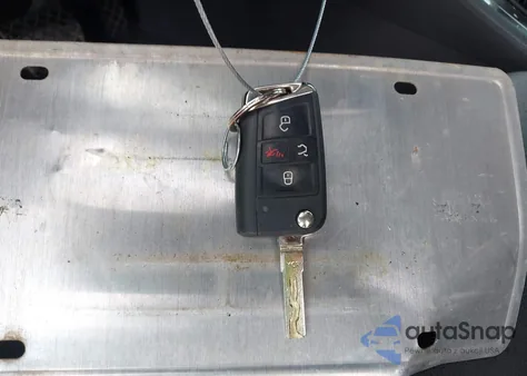 2017 Volkswagen Golf Tsi S 4-Door/Tsi Se 4-Door/Tsi Sel 4-Door/Tsi Wolfsburg Edition 4-Door from USA, damaged, VIN 3VW217AU0HM066733